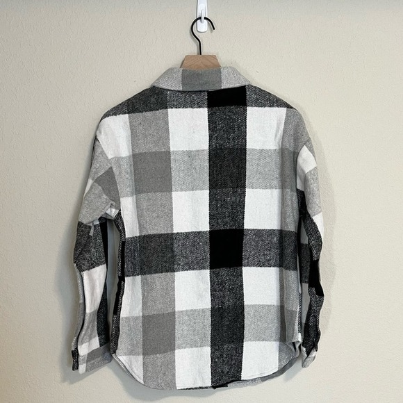 Western Style Plaid Shirt Loose Fit Jacket Shacket Tortoise Button Scoop Hem - Picture 9 of 11